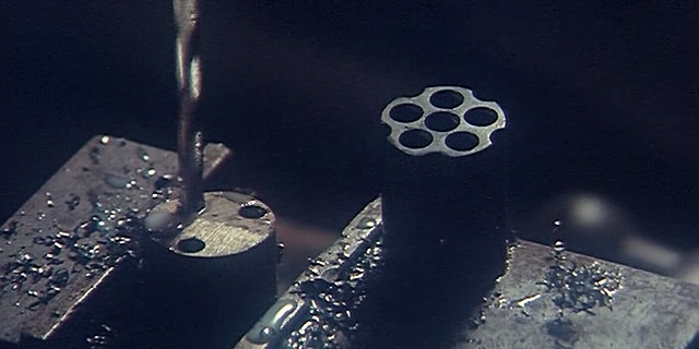 杀出西营盘.Coolie.Killer.1982.R3.HK.DVDRip.x264.2Audio.AC3.iNT-CDC.mkv_20250123_.jpg