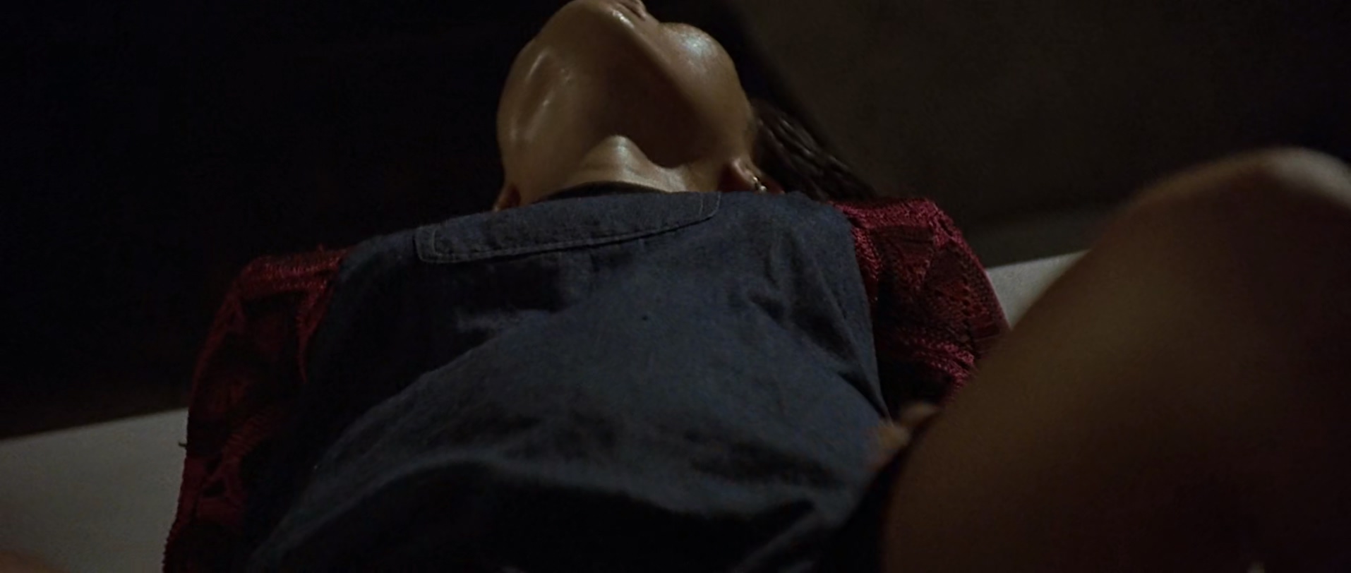顺流逆流.Time.and.Tide.2000.Bluray.1080p.x265.AAC.GREENOTEA.mkv_20250210_133911.309.jpg