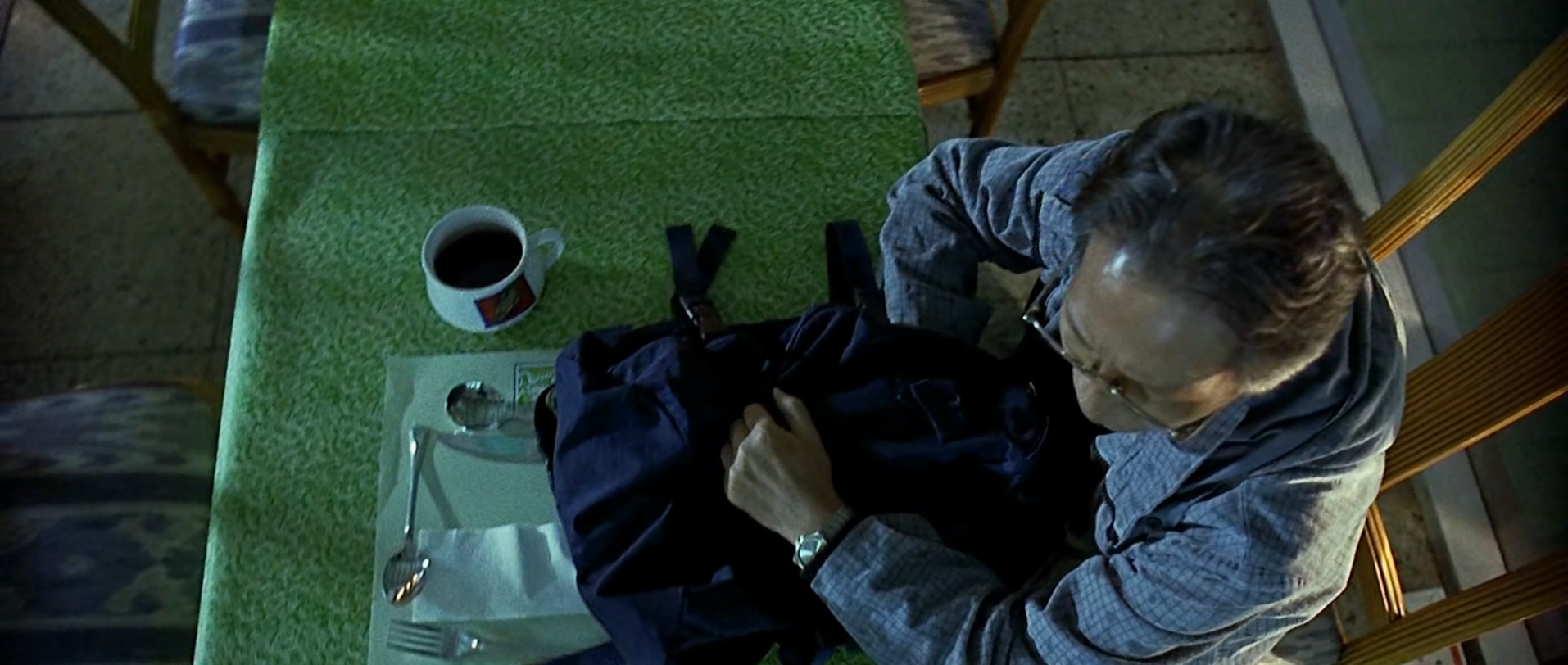 顺流逆流.Time.and.Tide.2000.Bluray.1080p.x265.AAC.GREENOTEA.mkv_20250210_133852.958.jpg