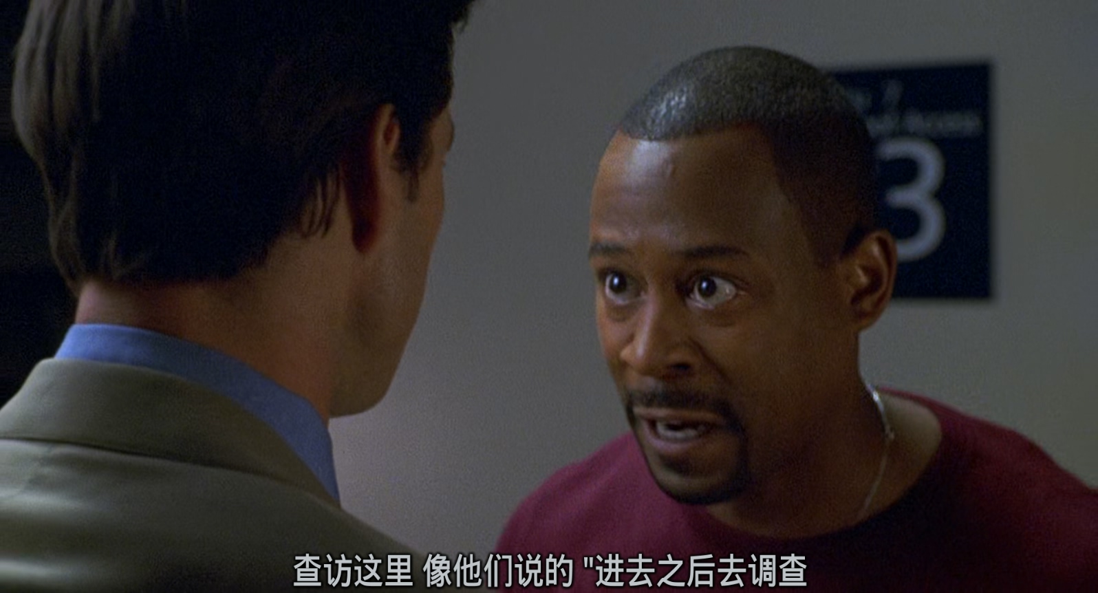笨贼妙探.Blue.Streak.1999.1080p.BluRay.x265.2audio-RARBG特效字幕.mkv_20250321_09.jpg