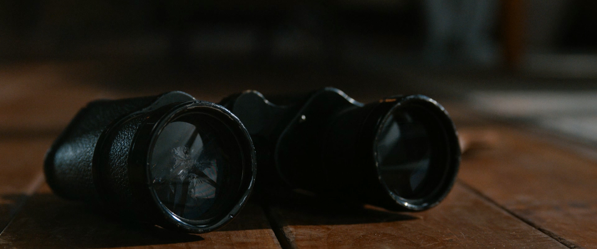 偷窥者.The.Voyeurs.2021.1080p.WEB.H264-TIMECUT.mkv_20250328_225300.663.jpg