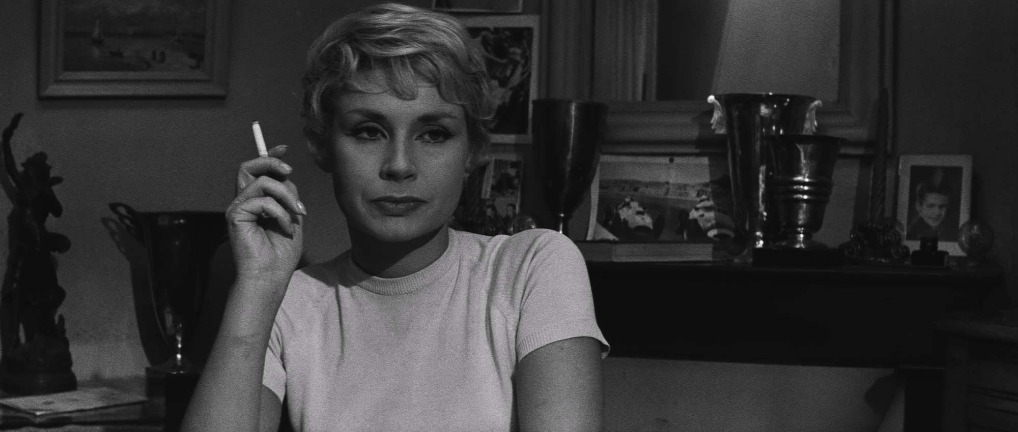 The.400.Blows.1959.BluRay.2160p.DTS-HD.MA1.0.HDR.DoVi.x265.10bit-DreamHD.mkv_202.jpg
