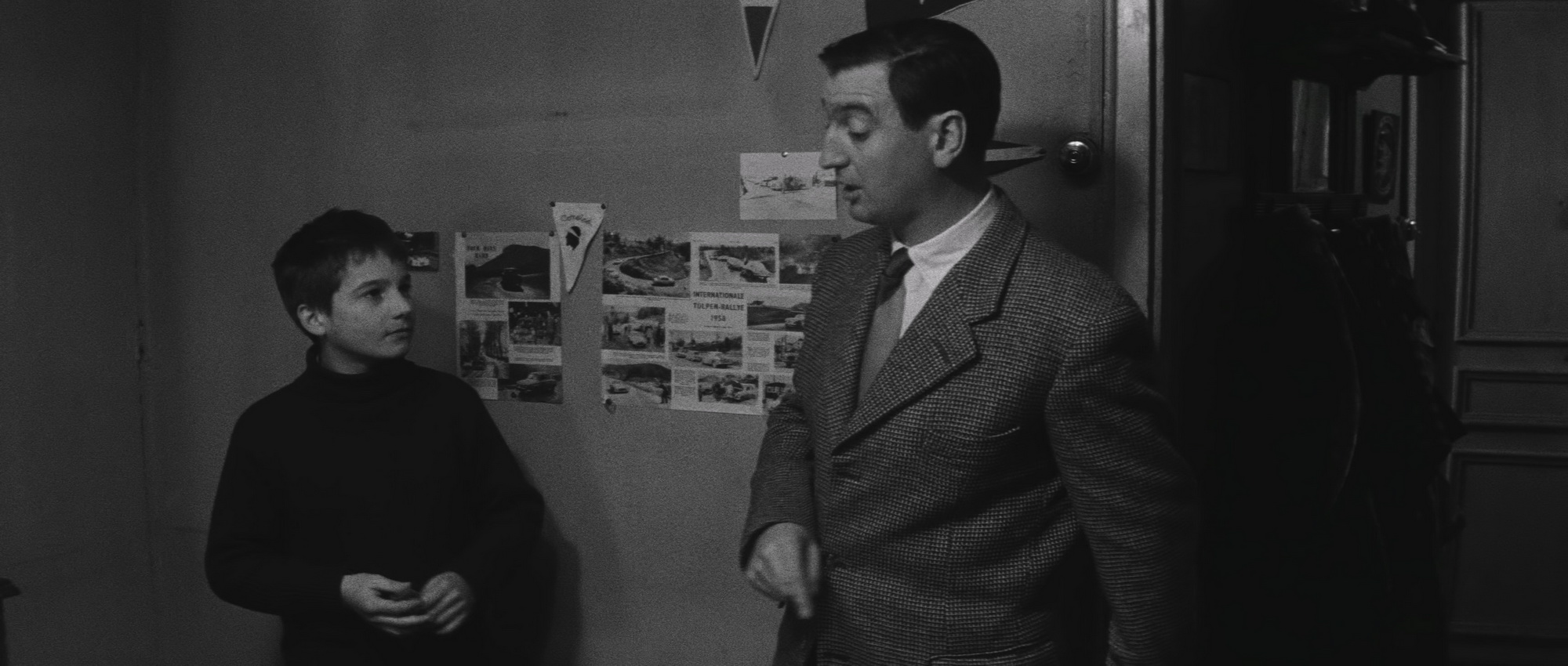 The.400.Blows.1959.BluRay.2160p.DTS-HD.MA1.0.HDR.DoVi.x265.10bit-DreamHD.mkv_202.jpg