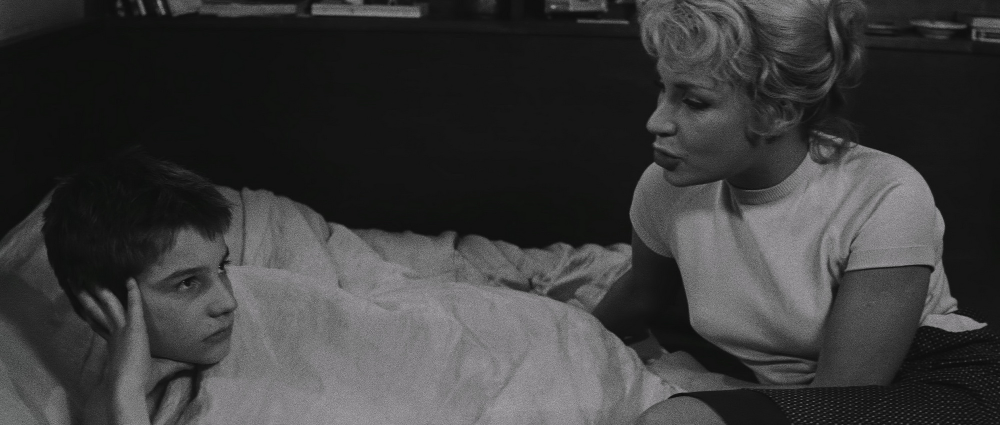 The.400.Blows.1959.BluRay.2160p.DTS-HD.MA1.0.HDR.DoVi.x265.10bit-DreamHD.mkv_202.jpg