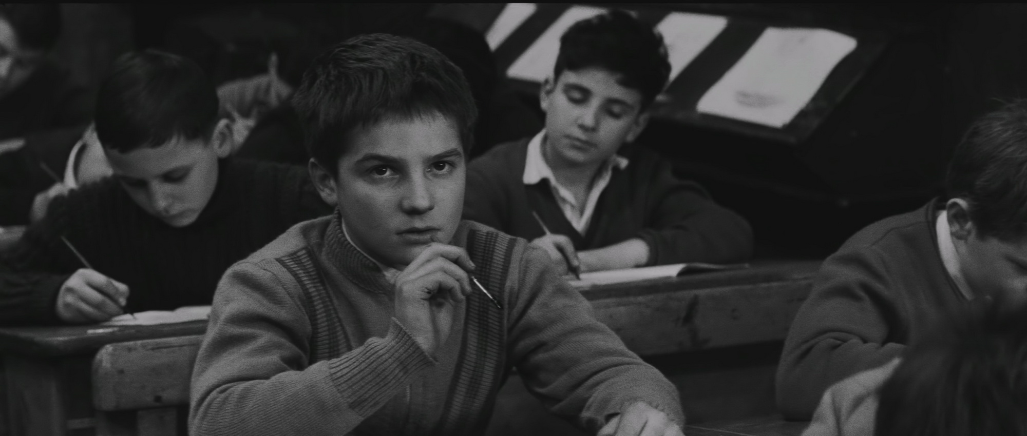 The.400.Blows.1959.BluRay.2160p.DTS-HD.MA1.0.HDR.DoVi.x265.10bit-DreamHD.mkv_202.jpg