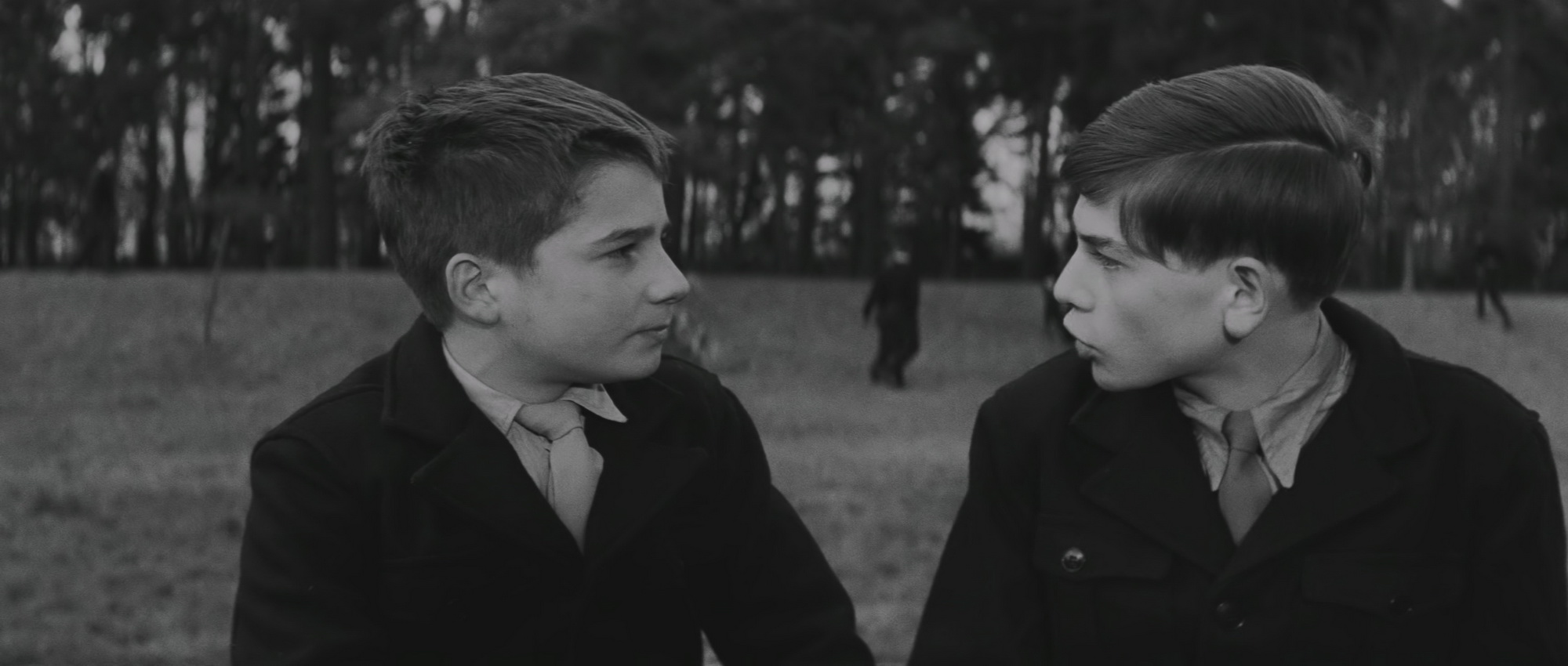 The.400.Blows.1959.BluRay.2160p.DTS-HD.MA1.0.HDR.DoVi.x265.10bit-DreamHD.mkv_202.jpg
