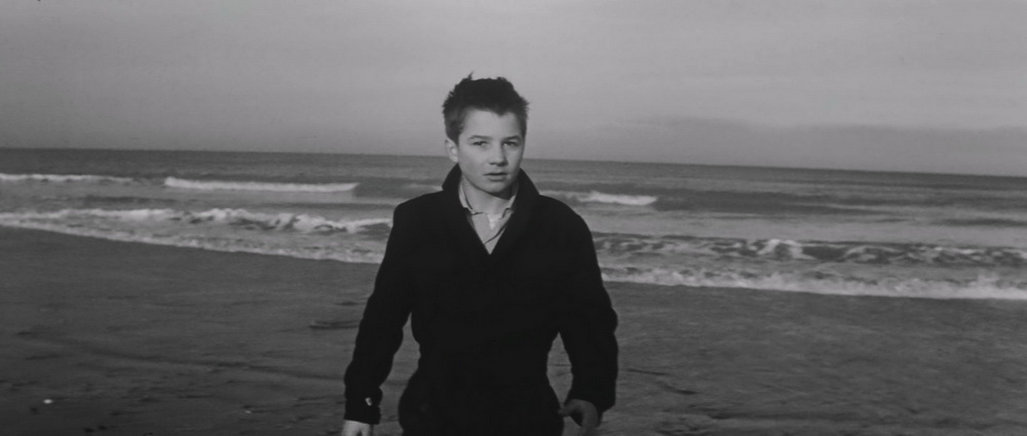 The.400.Blows.1959.BluRay.2160p.DTS-HD.MA1.0.HDR.DoVi.x265.10bit-DreamHD.mkv_202.jpg