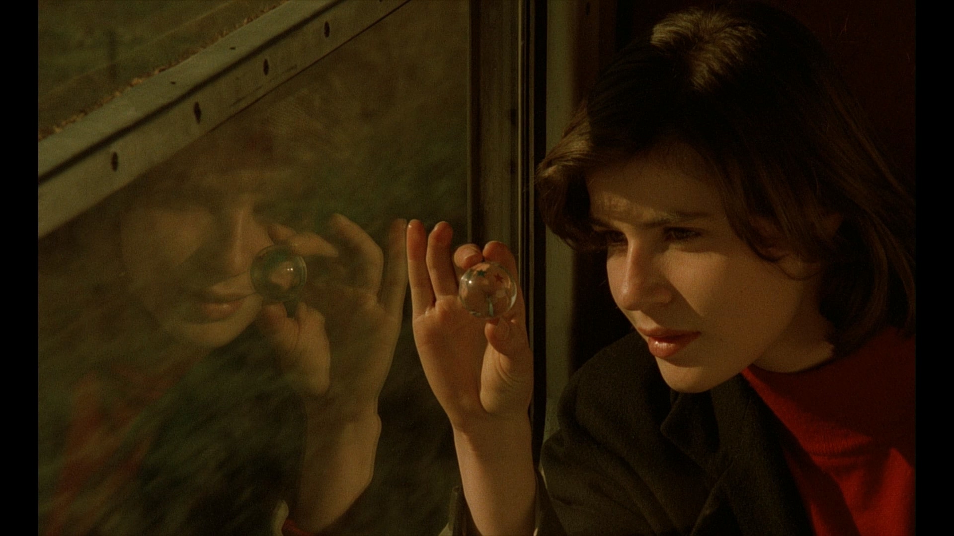 The.Double.Life.of.Veronique.1991.CC.1080p.BluRay.Remux.AVC.DTS-HD.MA.2.0-QuickI.jpg