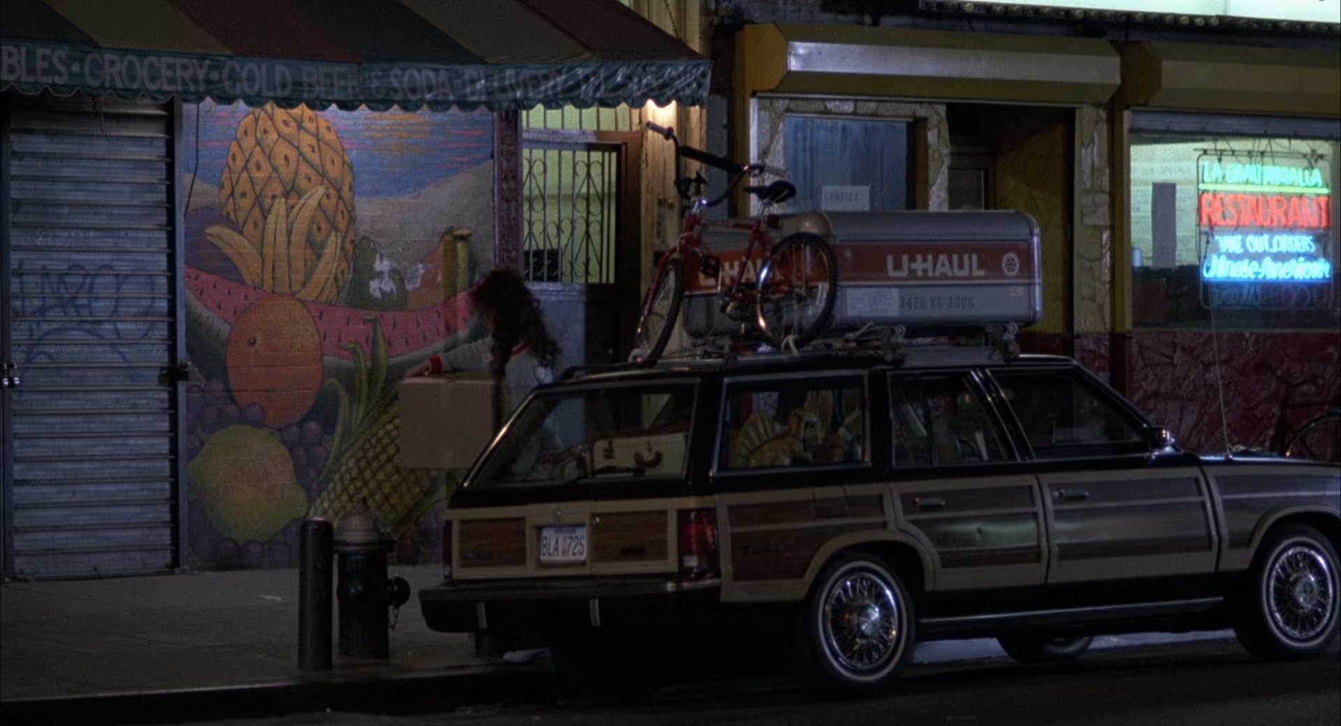 嫁入黑帮.Married.to.the.Mob.1988.1080p.BluRay.x265.国英双语无字.mkv_20250417_220.jpg