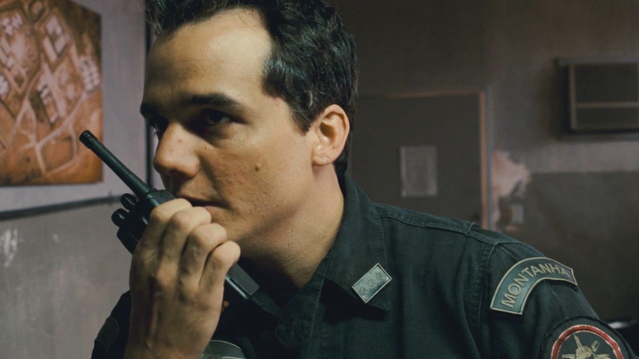 Tropa.de.Elite.2.2010.720p.BluRay.x264.DTS-WiKi.mkv_20250417_230458.038.jpg