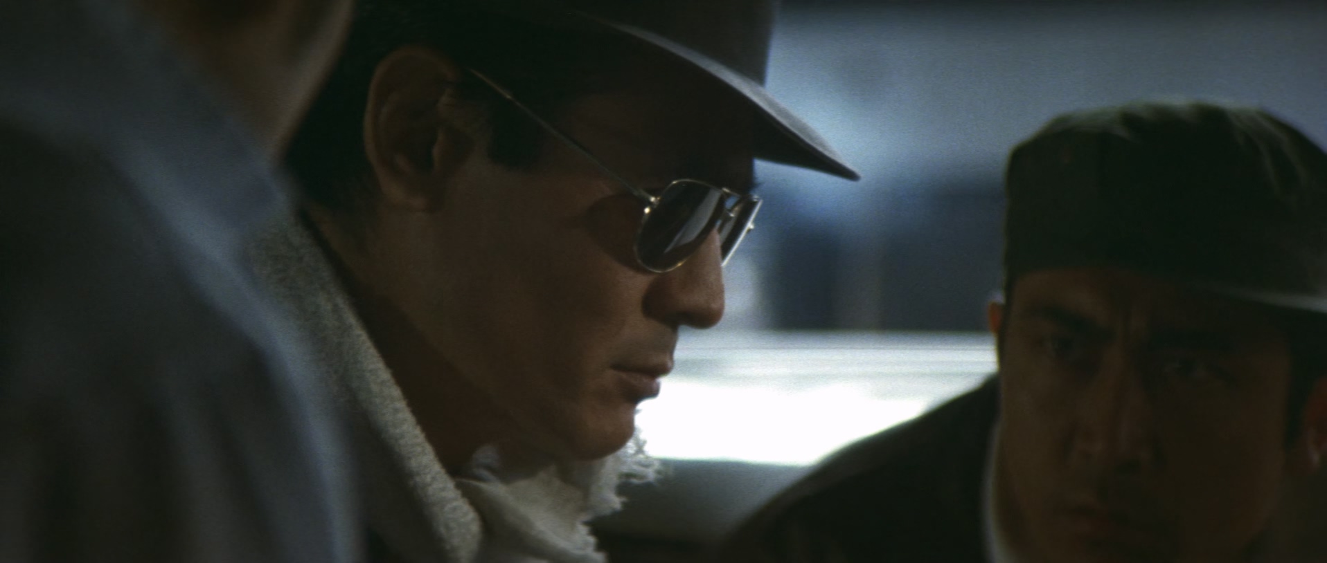 Cops.vs.Thugs.1975.1080p.BluRay.x265.10bit.FLAC.2.0-SONYHD.mkv_20250419_211443.284.jpg