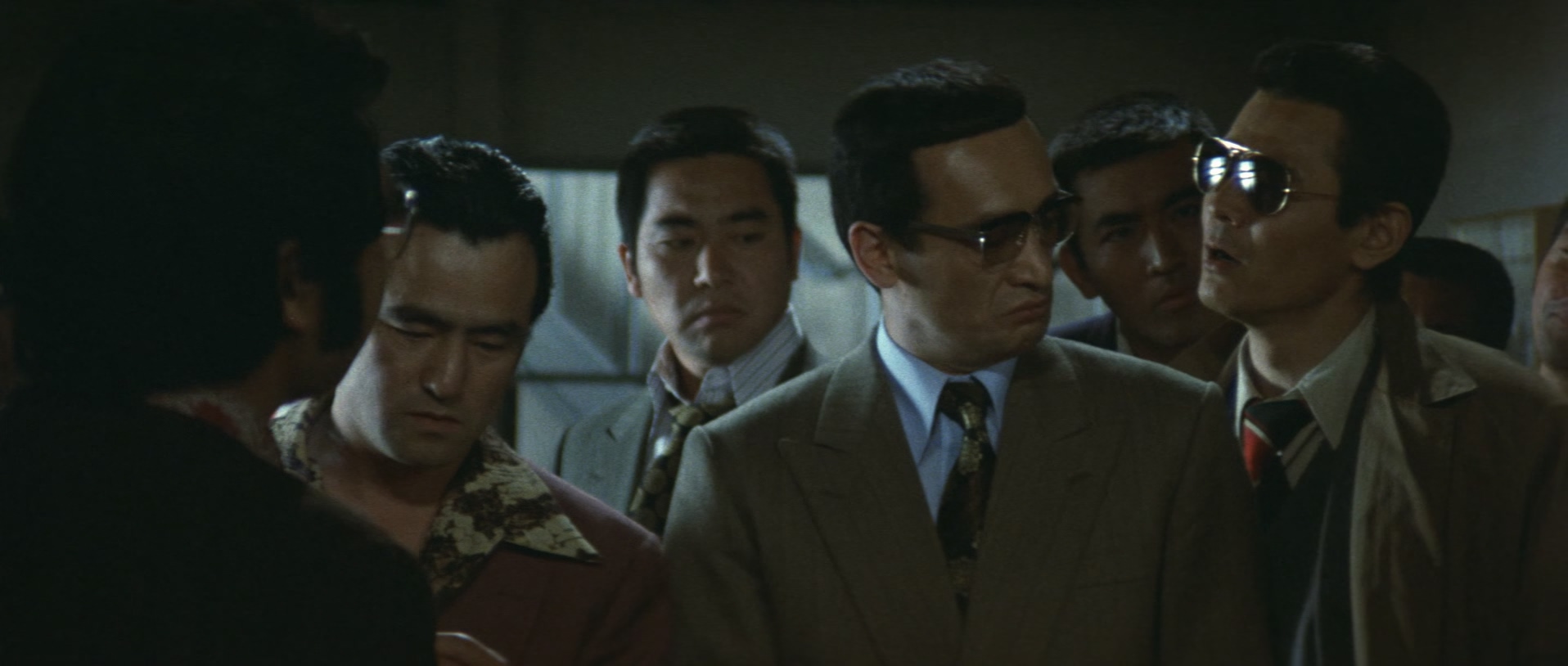 Cops.vs.Thugs.1975.1080p.BluRay.x265.10bit.FLAC.2.0-SONYHD.mkv_20250419_211611.800.jpg