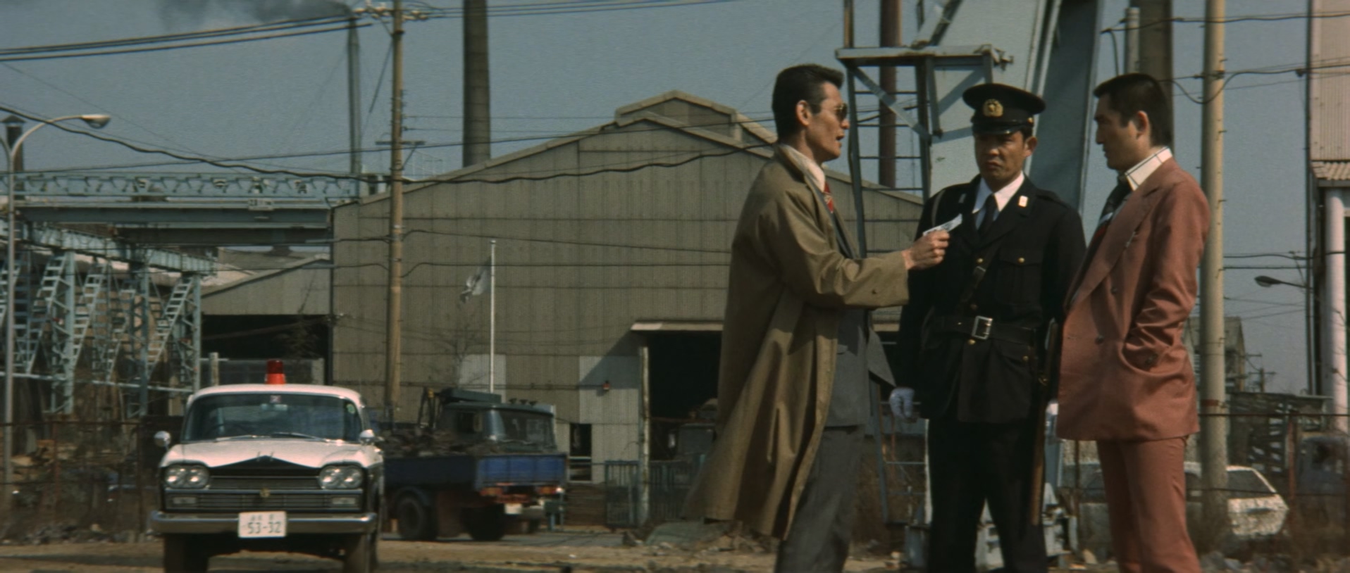 Cops.vs.Thugs.1975.1080p.BluRay.x265.10bit.FLAC.2.0-SONYHD.mkv_20250419_212056.200.jpg