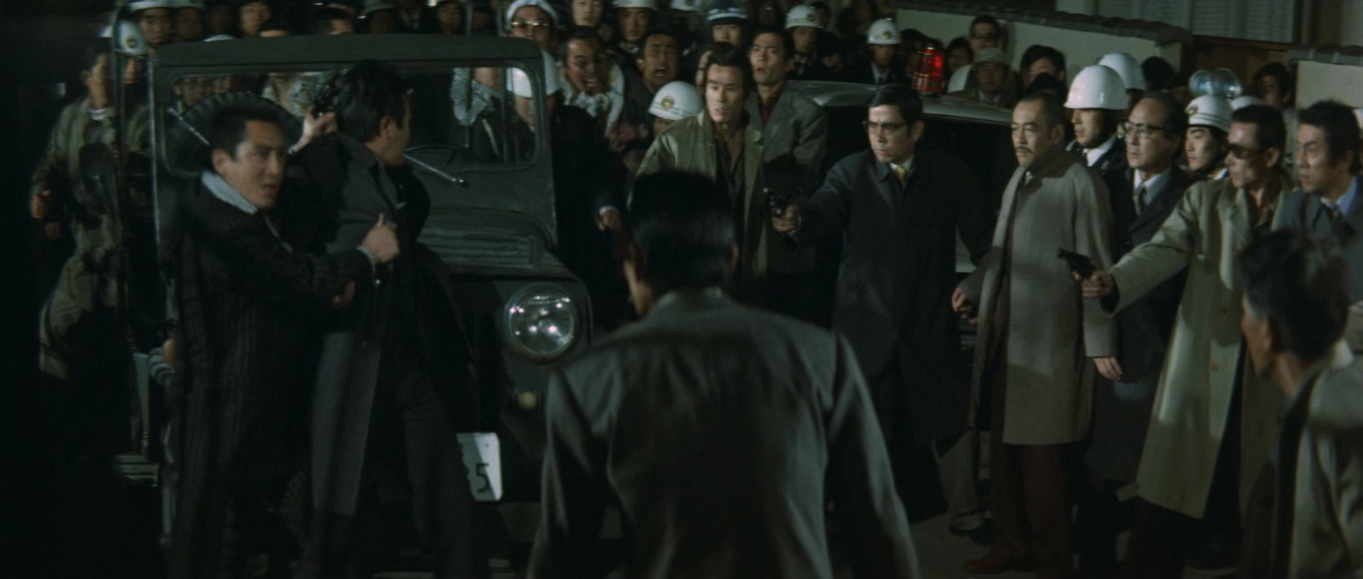Cops.vs.Thugs.1975.1080p.BluRay.x265.10bit.FLAC.2.0-SONYHD.mkv_20250419_212405.852.jpg