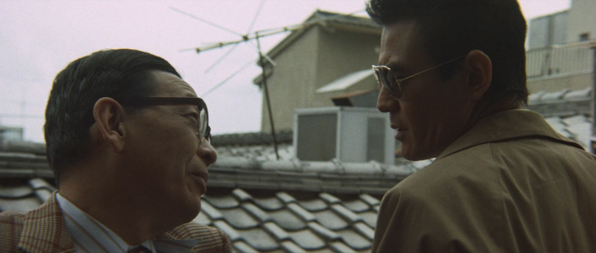 Cops.vs.Thugs.1975.1080p.BluRay.x265.10bit.FLAC.2.0-SONYHD.mkv_20250419_212634.195.jpg
