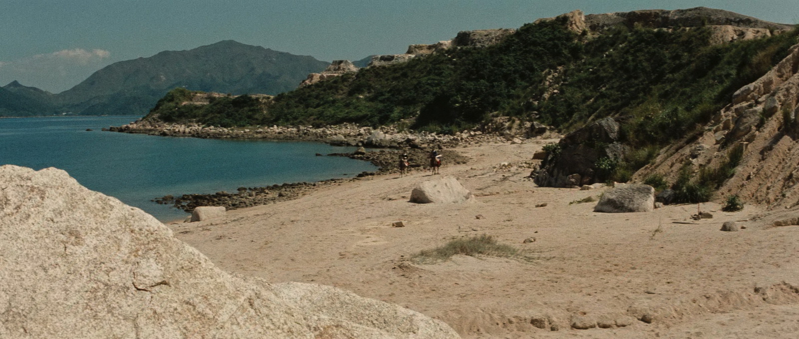 The.Valiant.Ones.1975.2160p.UHD.BluRay.x265.10bit.DD1.0-ParkHD.mkv_20250420_173505.655.jpg