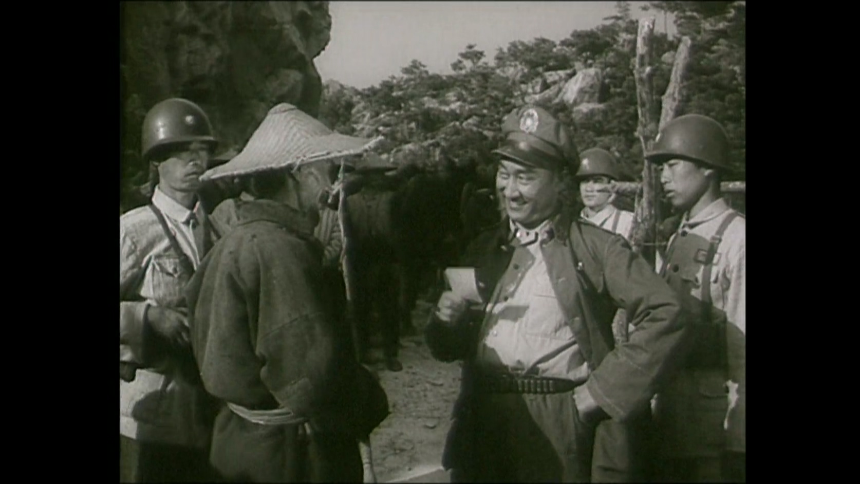 女交通员.mkv_20250423_103929.156.jpg