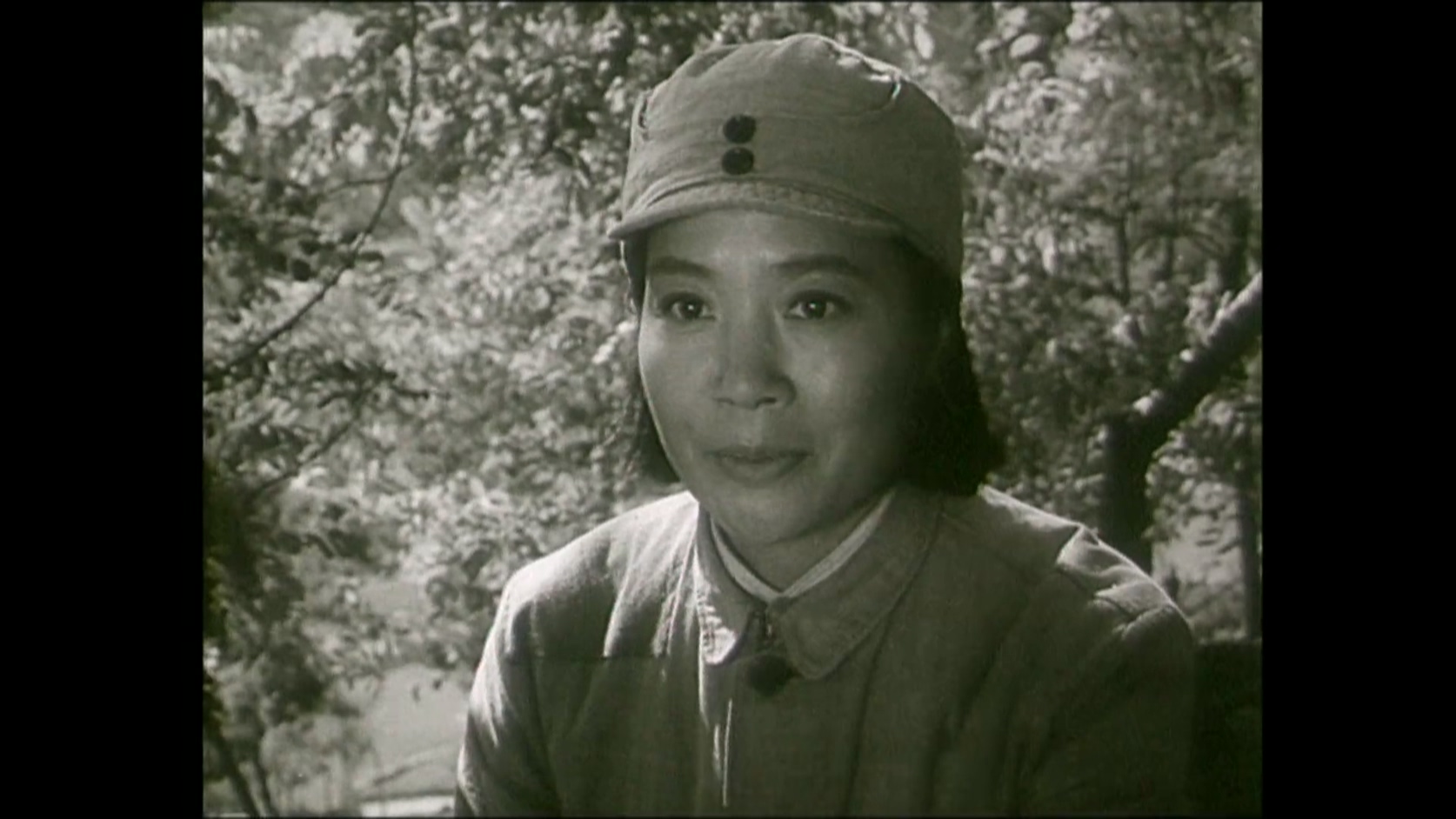 女交通员.mkv_20250423_103920.790.jpg