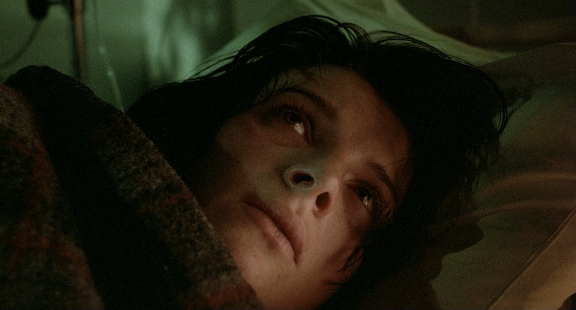 [蓝白红三部曲之蓝].Three.Colors.Blue.1993.CC.1080p.BluRay.x264.DTS.3Audios-CMCT..jpg