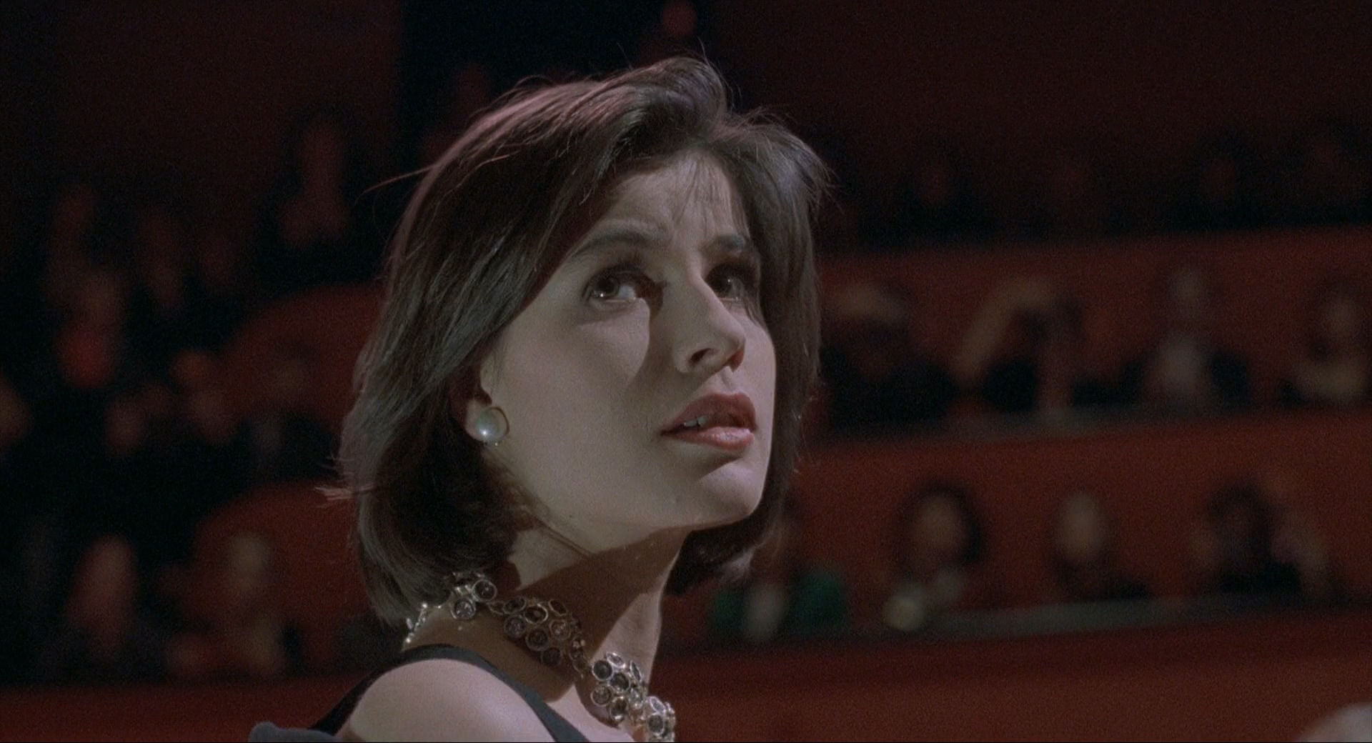 [蓝白红三部曲之红].Three.Colors.Red.1994.CC.1080p.BluRay.x264.DTS.3Audios-CMCT.m.jpg