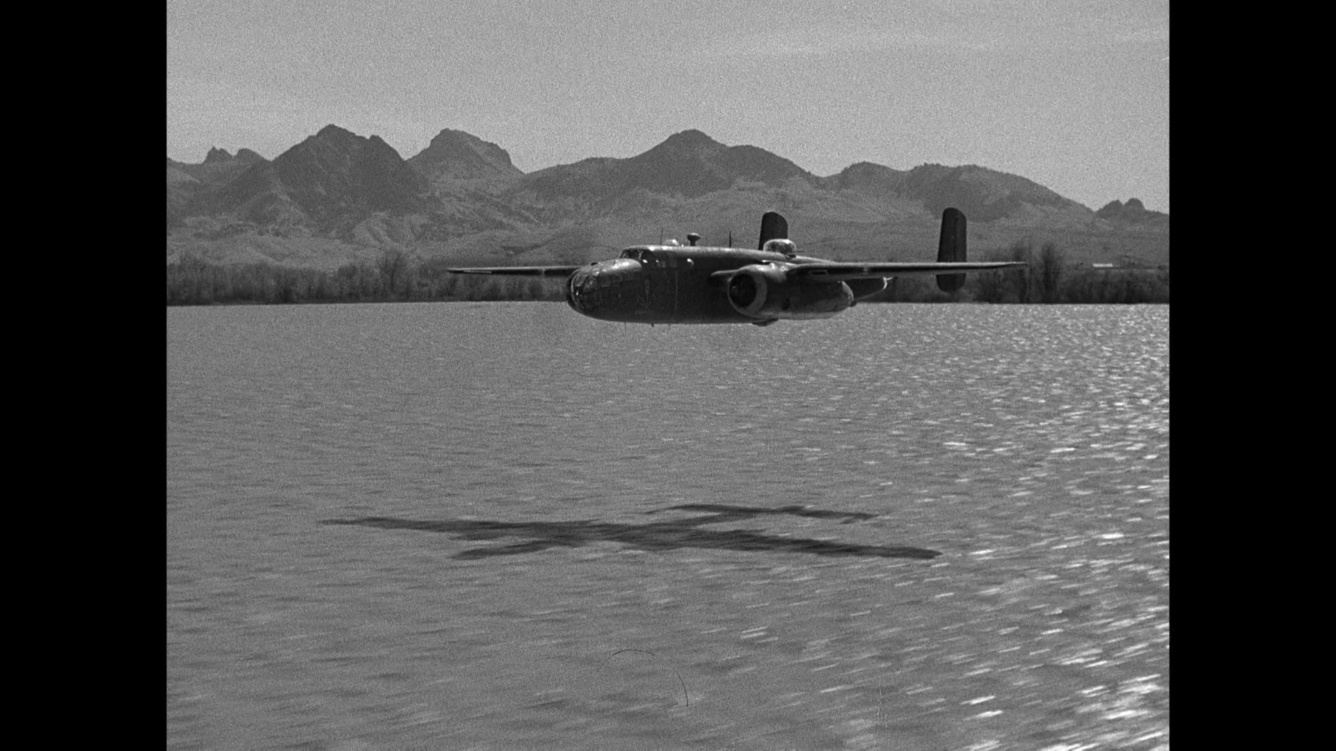 东京上空三十秒  轰炸东京.1944.1-01_21_46-2025_05_15_17_42_48.jpg