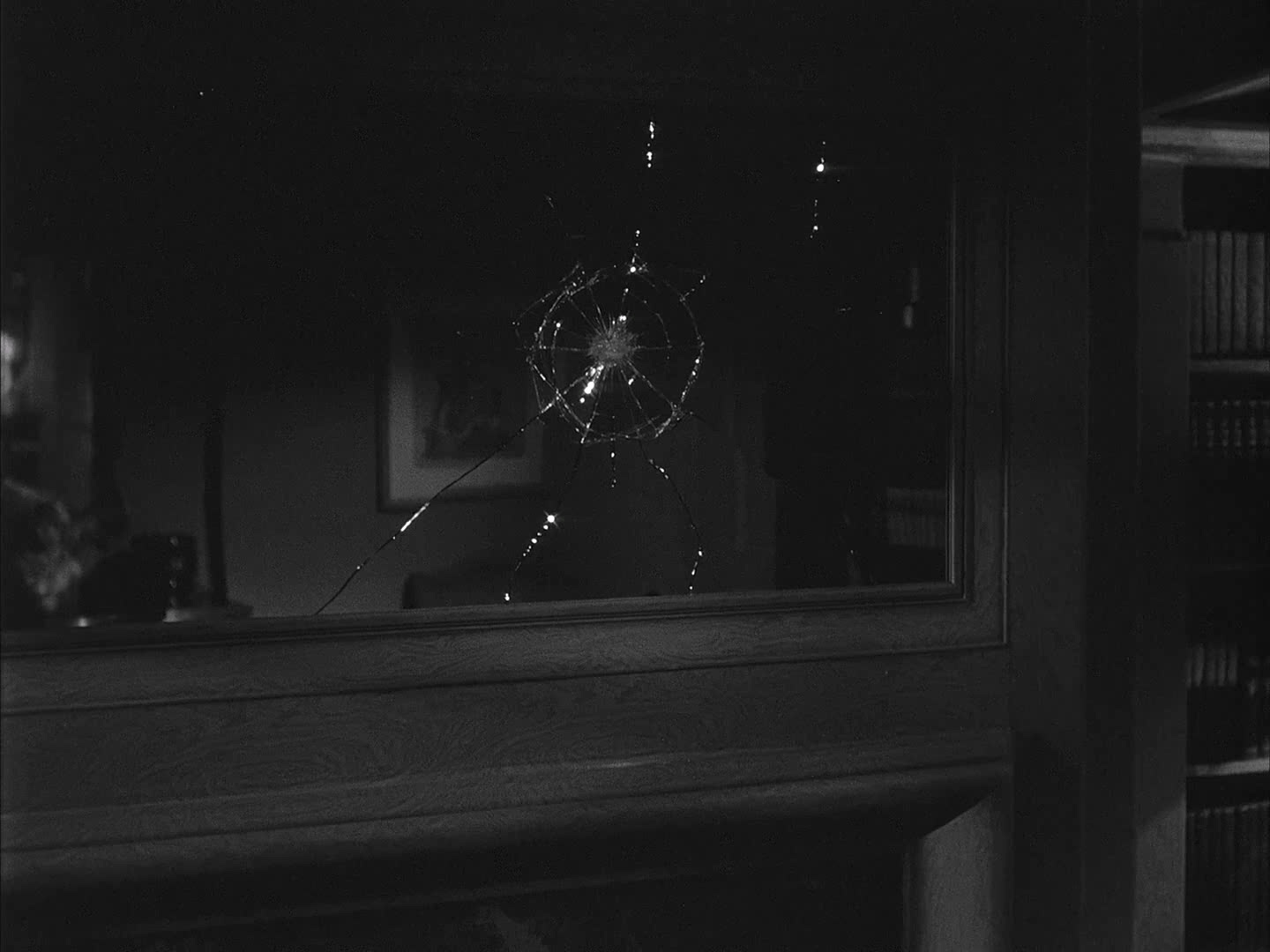 阴阳镜 1080p 1946.mp4_20250526_235345.885.jpg