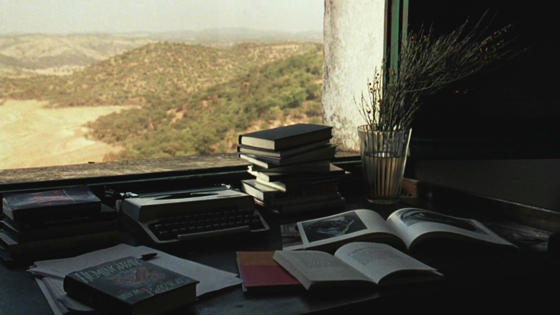 打击惊魂.The Hit.1984.BD1080p.中英双字.mp4_20250530_214110.326.jpg