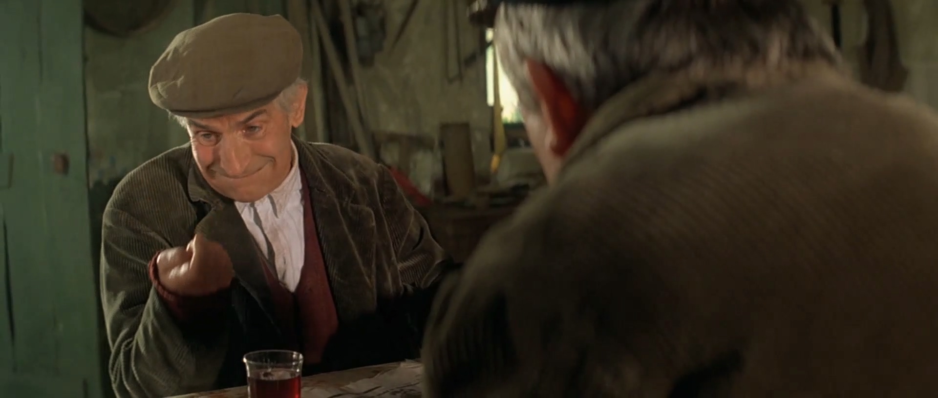 [天外来客]国语[1981][喜剧 科幻][法国].mp4_20250531_163001.802.jpg