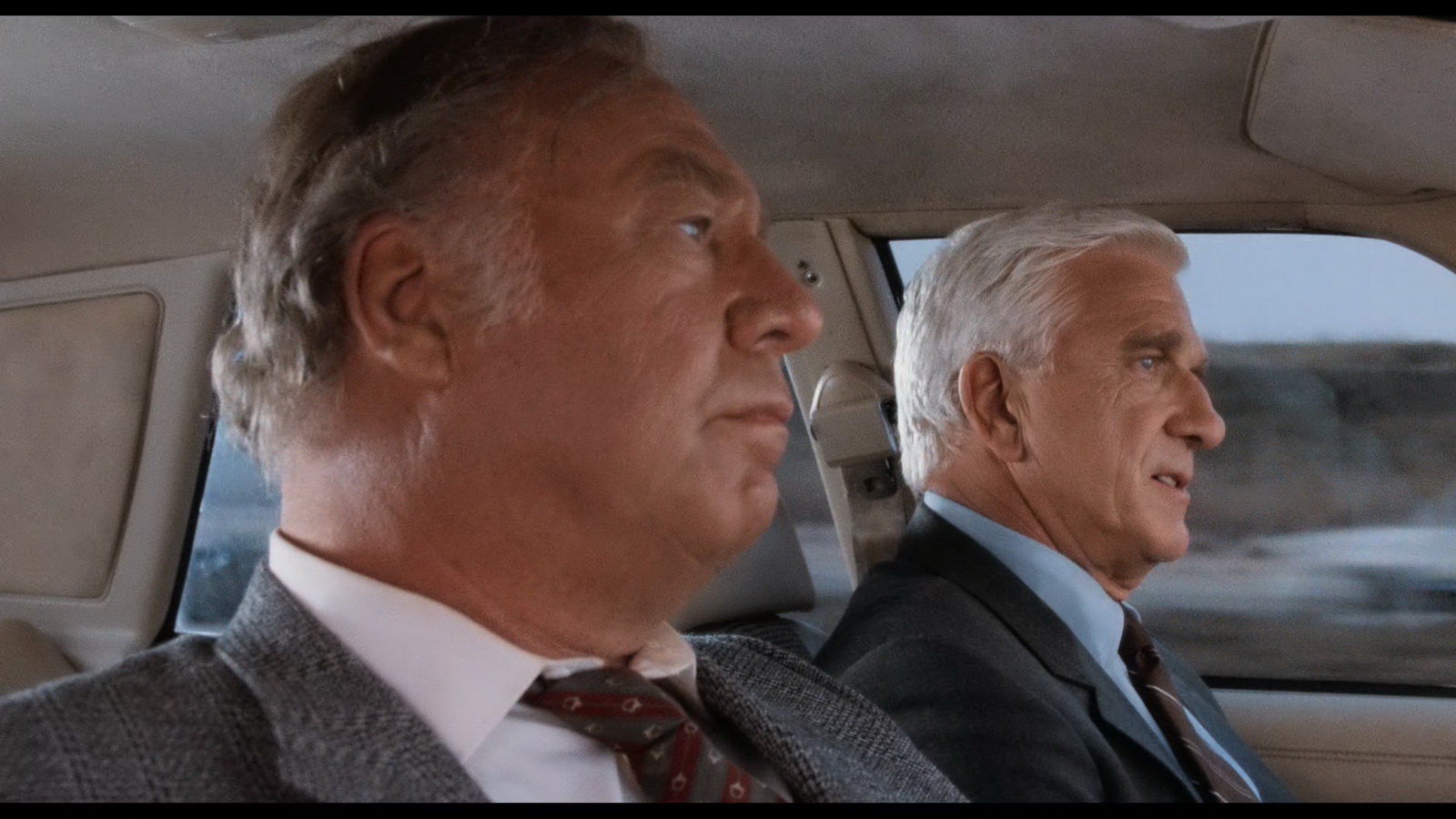 白头神探.The.Naked.Gun.From.The.Files.Of.Police.Squad.1988.2160p.4K.BluRay.x265..jpg
