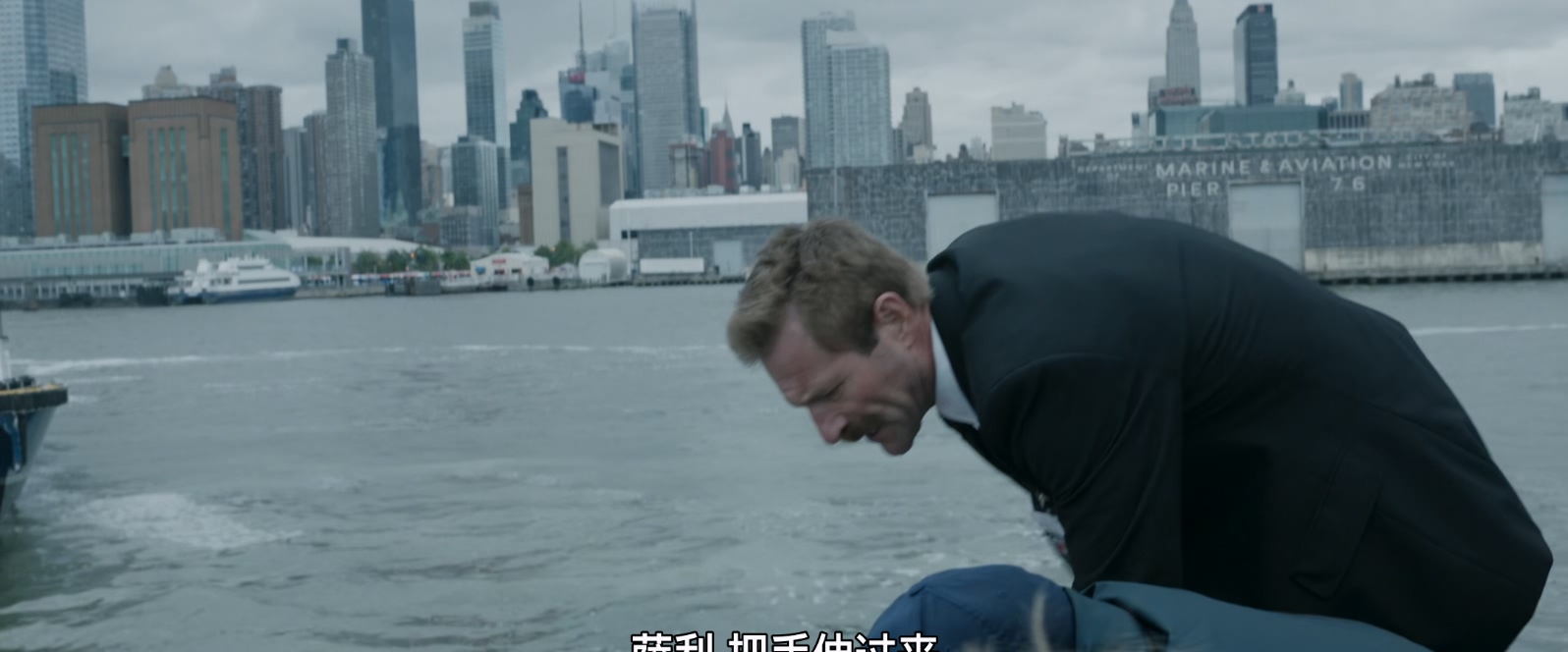 萨利机长.Sully.2016.1080p.x265.10bit.2audio.Tigole特效字幕.mkv_20250602_101553.524.jpg