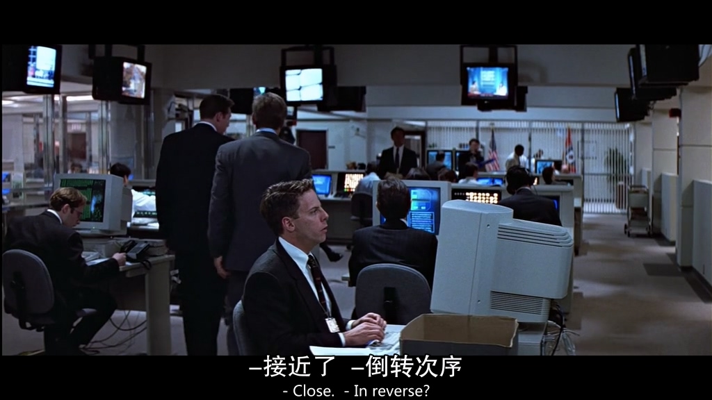 Clear.and.Present.Danger.1994.燃眉追击.双语字幕.国英音轨.HR-HDTV.AC3.1024X576.x2.jpg