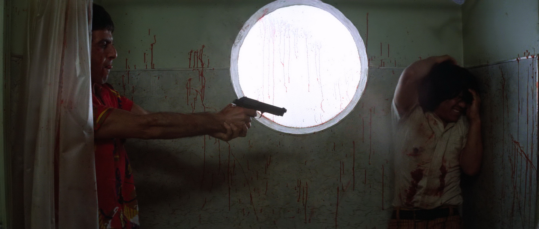 Scarface 1983 2160p UHD BluRay HDR10 DTS-HD MA 7.1 x265-GPTHD.mkv_20250604_202035.992.jpg