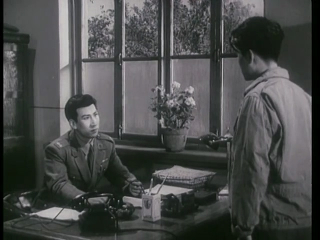 地下尖兵.Underground Vanguards.1957.DVD.X264.AAC.HALFCD(0：-)-.mkv_20250606_193526.362.jpg