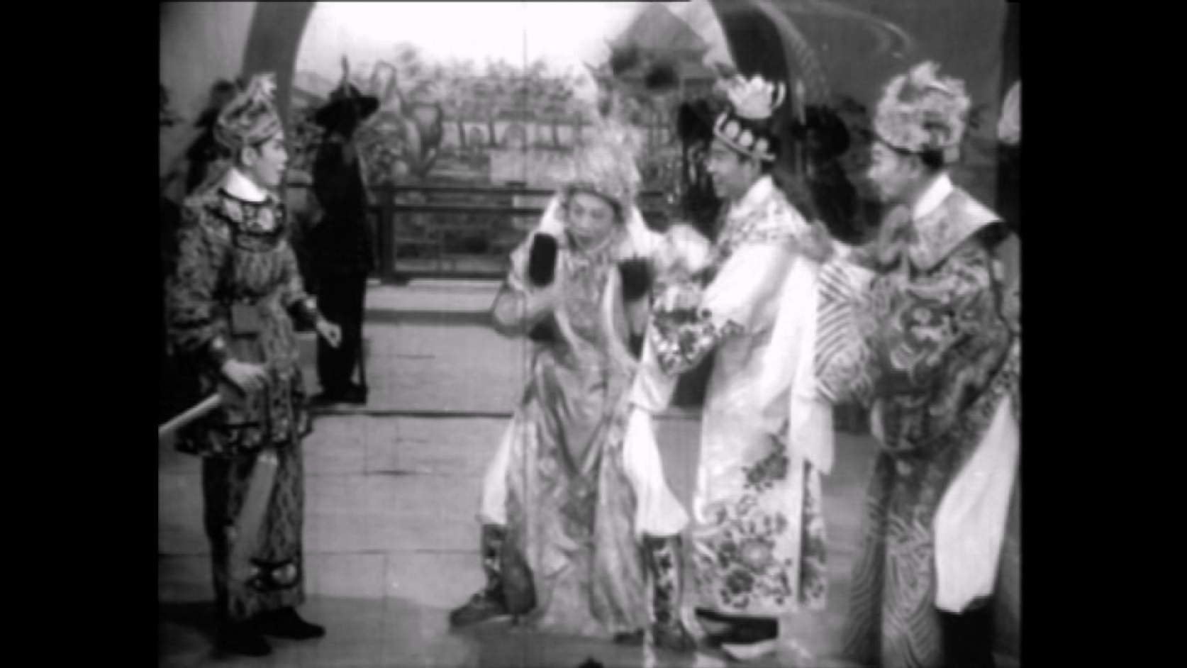 神侠闹金銮[中文字幕 粤语音轨].The.Super.Hero.Plunders.the.Palace.1963.1080p.MyTV.jpg