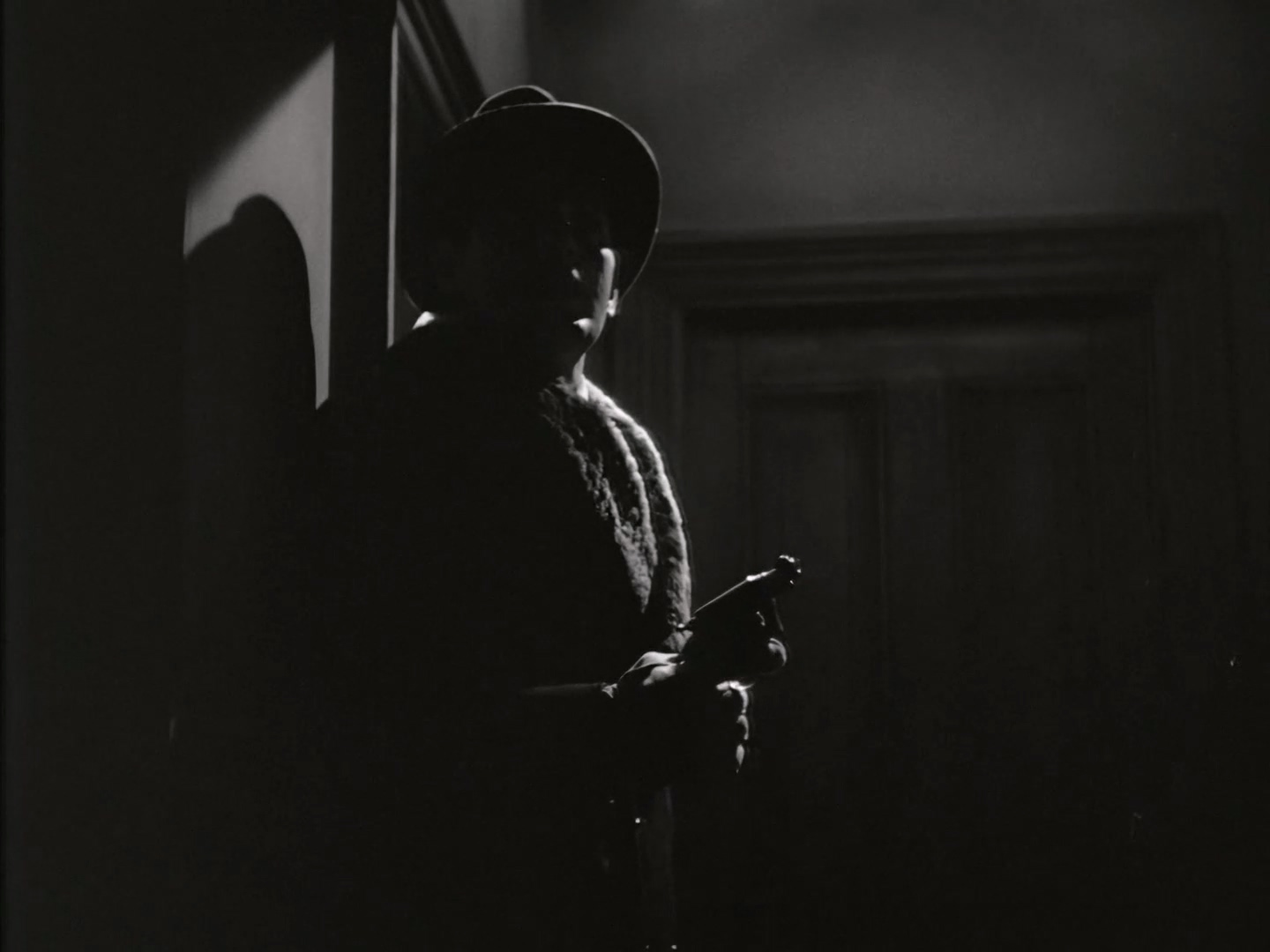 狭窄边缘 1080p 1952.mp4_20250621_123608.708.jpg