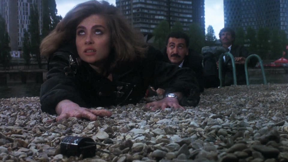 J 惊狂记-1988.mkv_20250623_165017.135.jpg