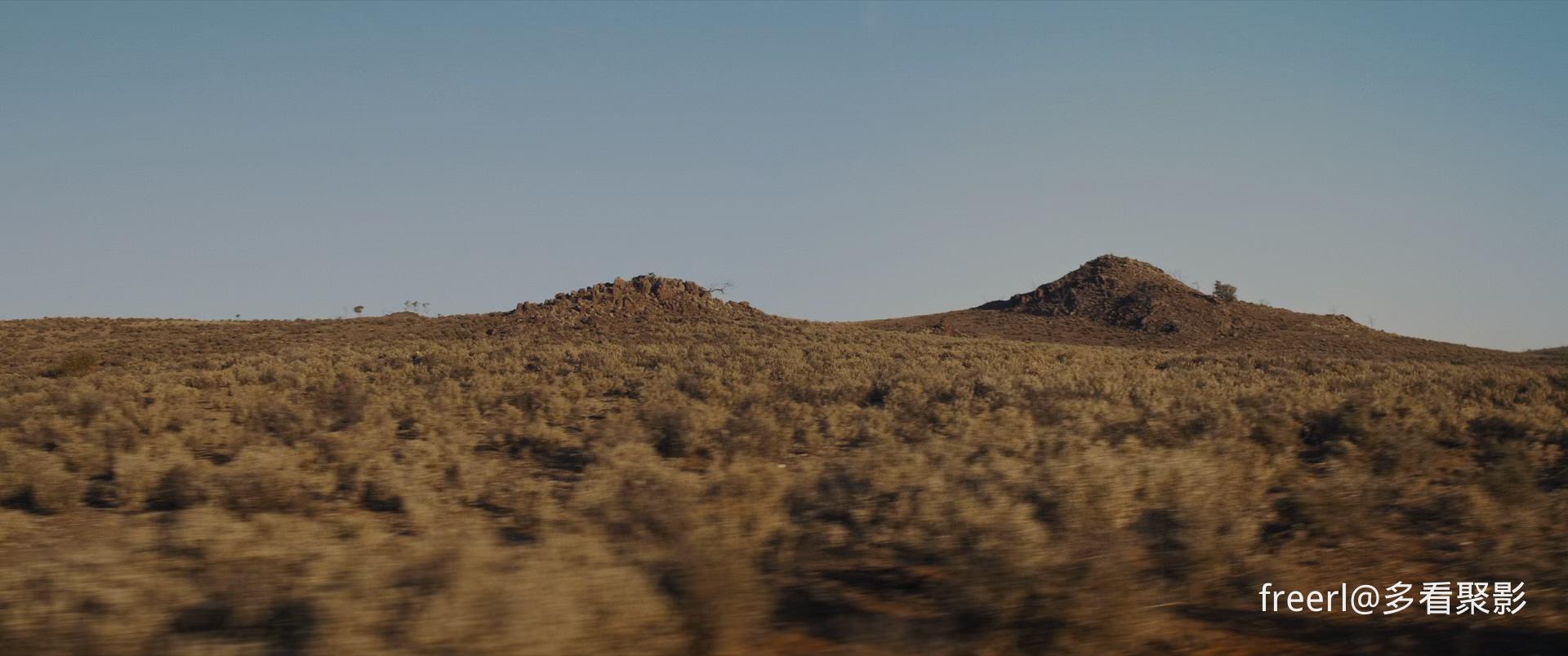 荒野求生.Outback.2019.1080p.BluRay.x265.流媒体国英双语中字.mkv_20251023_112136.038.jpg 荒野求生.Outback.2019.1080p.BluRay.x265.流媒体国英双语中字.mkv_20251023_112136.038.jpg