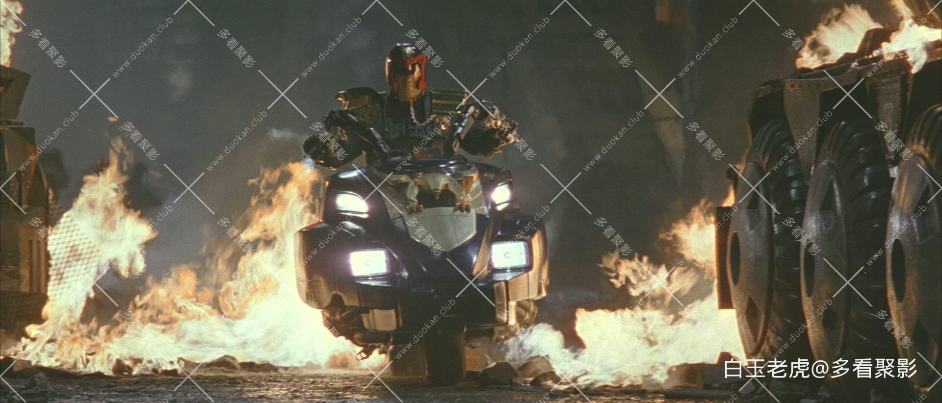 Judge.Dredd.1995.BluRay.1080p.x265.10bit.DTS-HD.MA5.1.4Audio.bylh.mkv_20251108_0.jpg