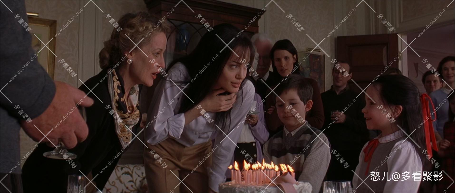 超越边界.Beyond.Borders.2003.1080p.BluRay.x265.2audio-RARBG (1).mkv_20260113_104.jpg