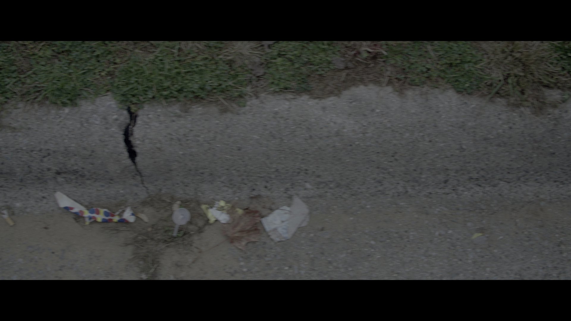它在身后 (2015) [tmdb=270303].mkv_000354.761.png