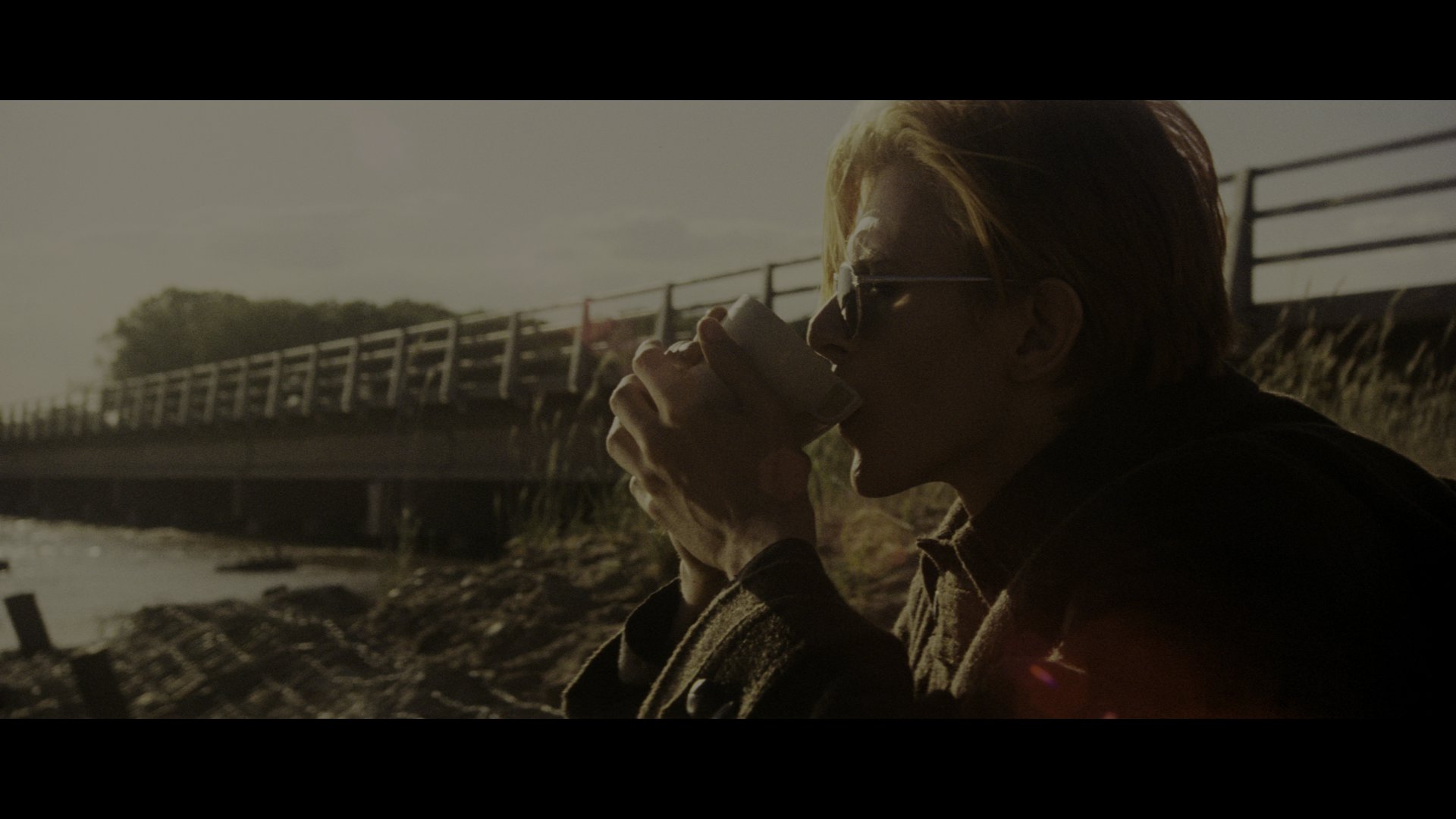 天外来客 (1976) [tmdb=991].mkv_000811.493.png