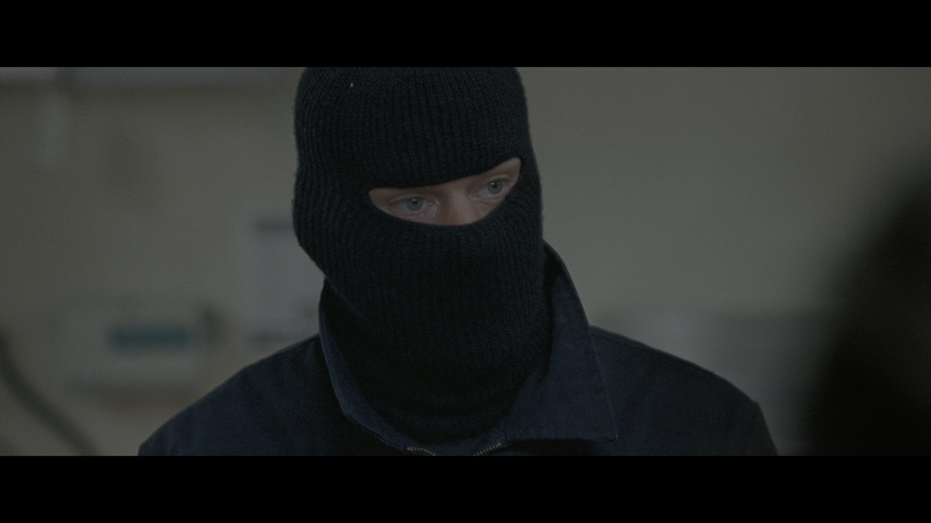 屋顶人 (2025) [tmdb=1242419].mkv_000355.973.png