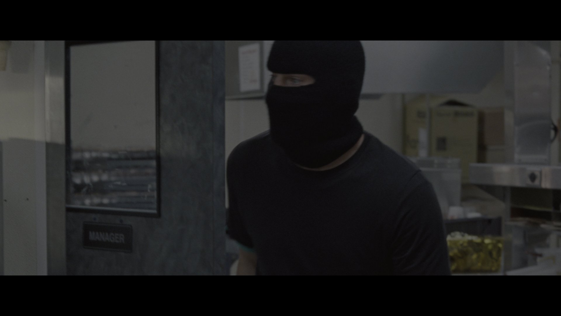 屋顶人 (2025) [tmdb=1242419].mkv_000430.255.png
