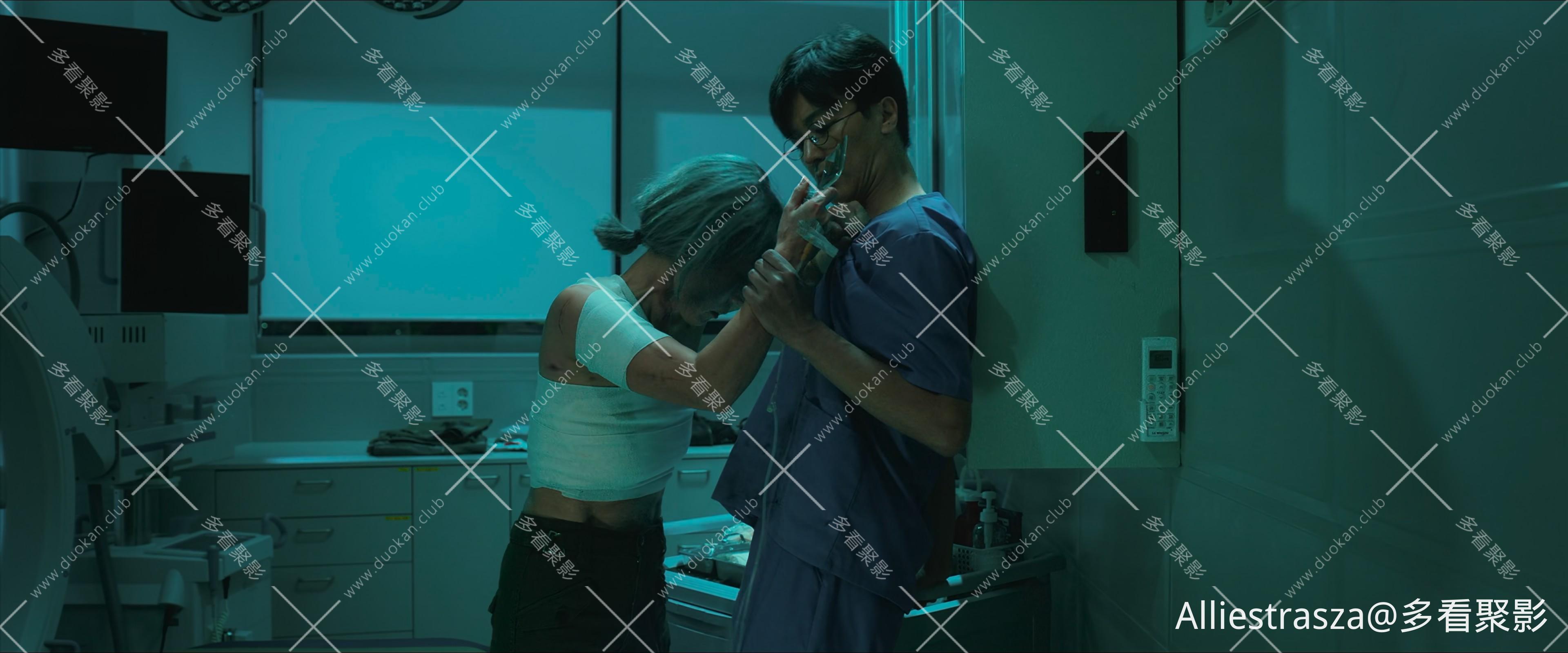The.Old.Woman.With.The.Knife.2025.2160p.4K.BluRay.x265.10bit.AAC5.1-[YTS.LT]-02..jpg