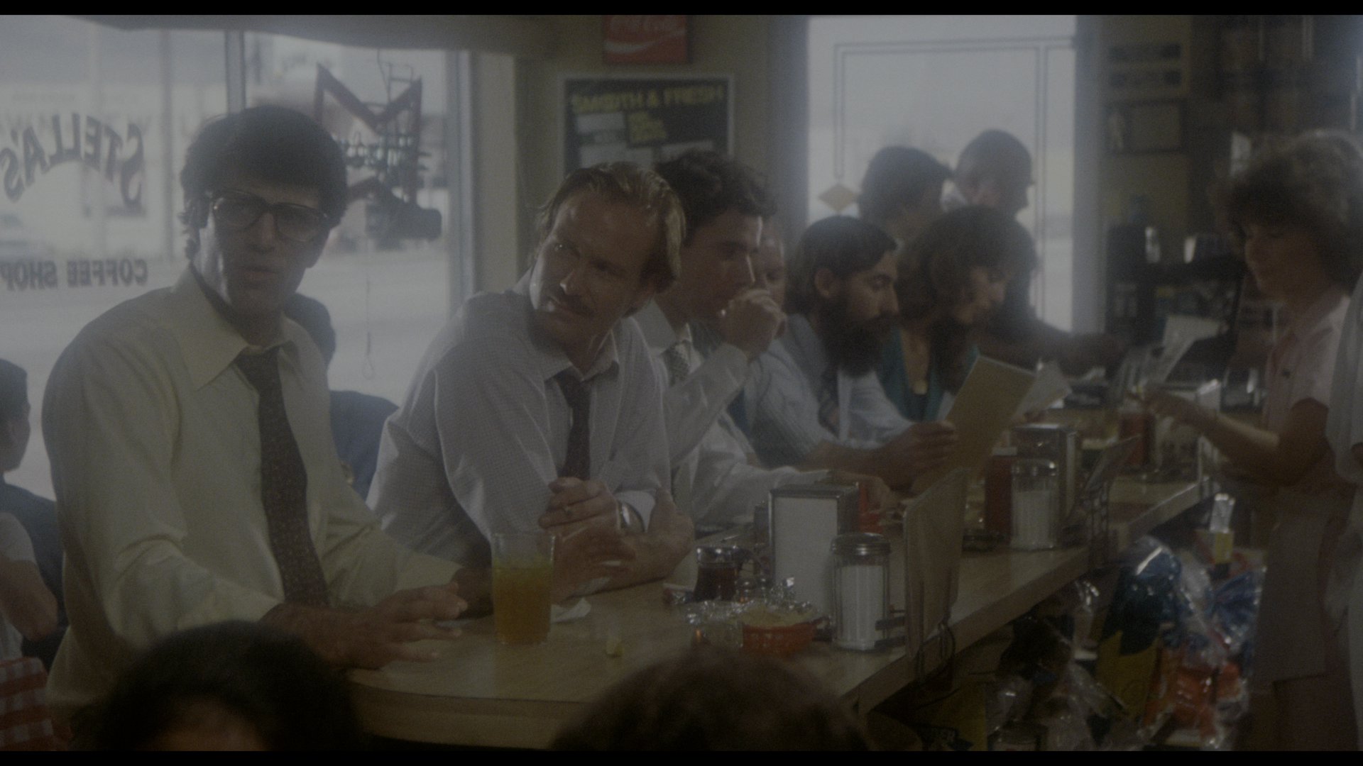 体热 (1981) [tmdb=14412].mkv_000535.576.png