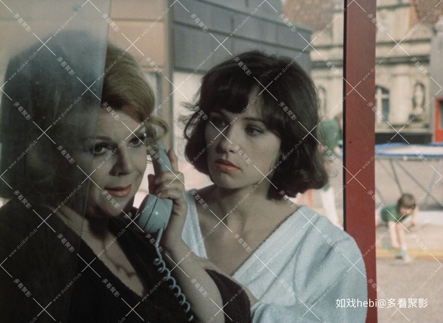 明天我会醒来用茶水烫伤自己 Zitra vstanu a oparim se cajem (1977).mkv_20260627_22.jpg