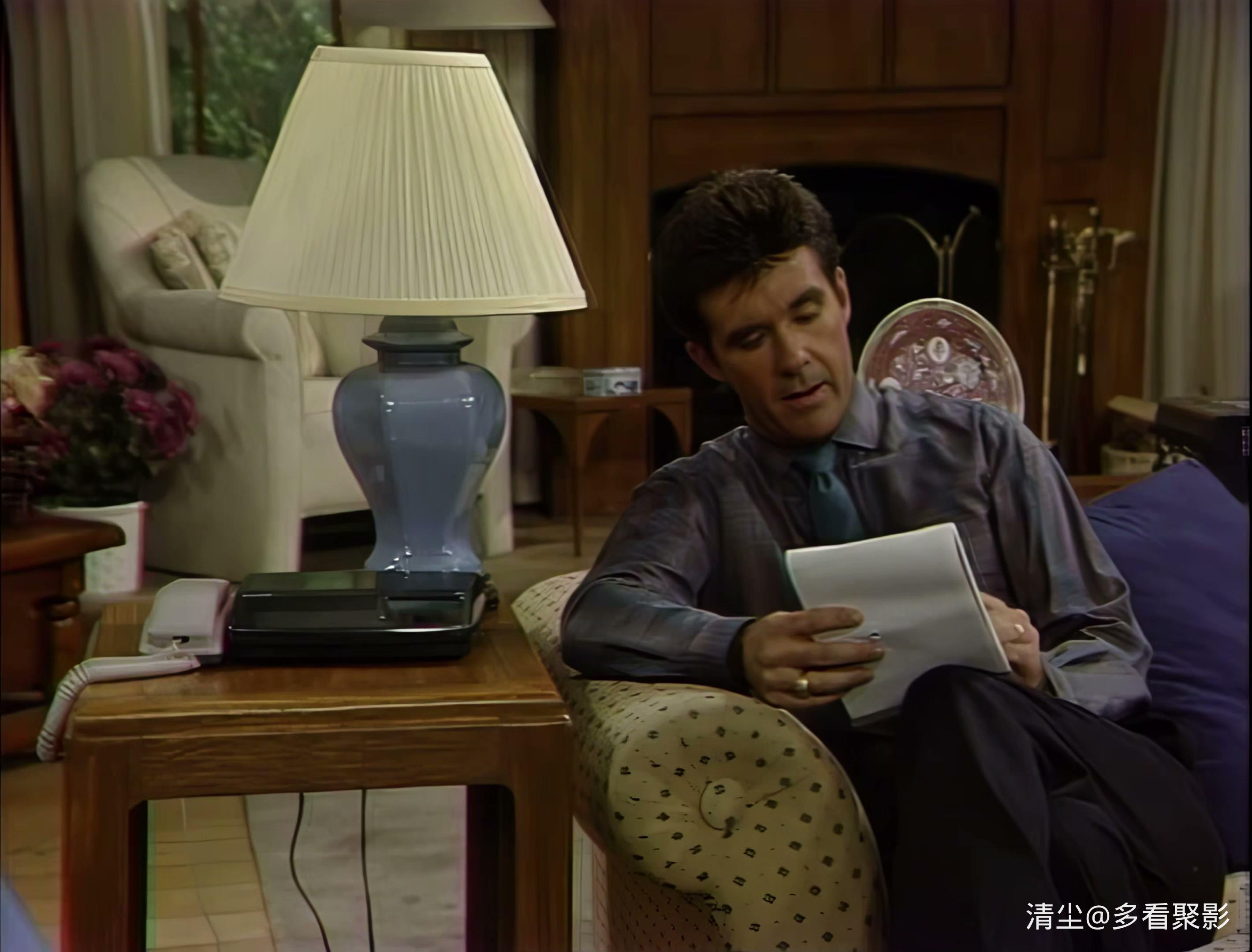 S03E04 找工作 Not Necessarily The News.mkv_20260703_005404.661.jpg