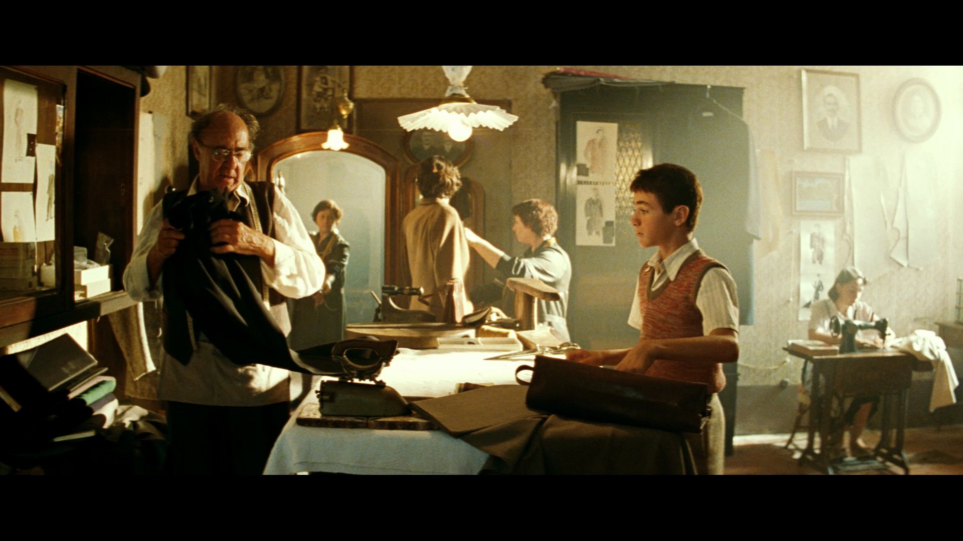 西西里的美丽传说 (2000) [tmdb=10867].mkv_001054.538.png
