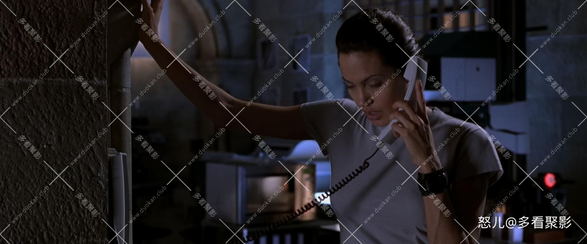古墓丽影.古墓掠夺者.Lara.Croft.Tomb.Raider.2001.BluRay.1080p.x265.10bit.2audio..jpg